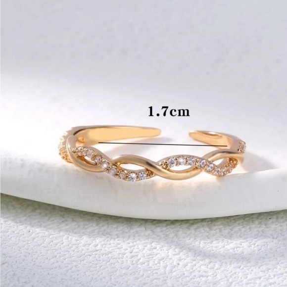 GOLD CUBIC ZIRCONIA TWIST CUFF RING - Picture 4 of 4